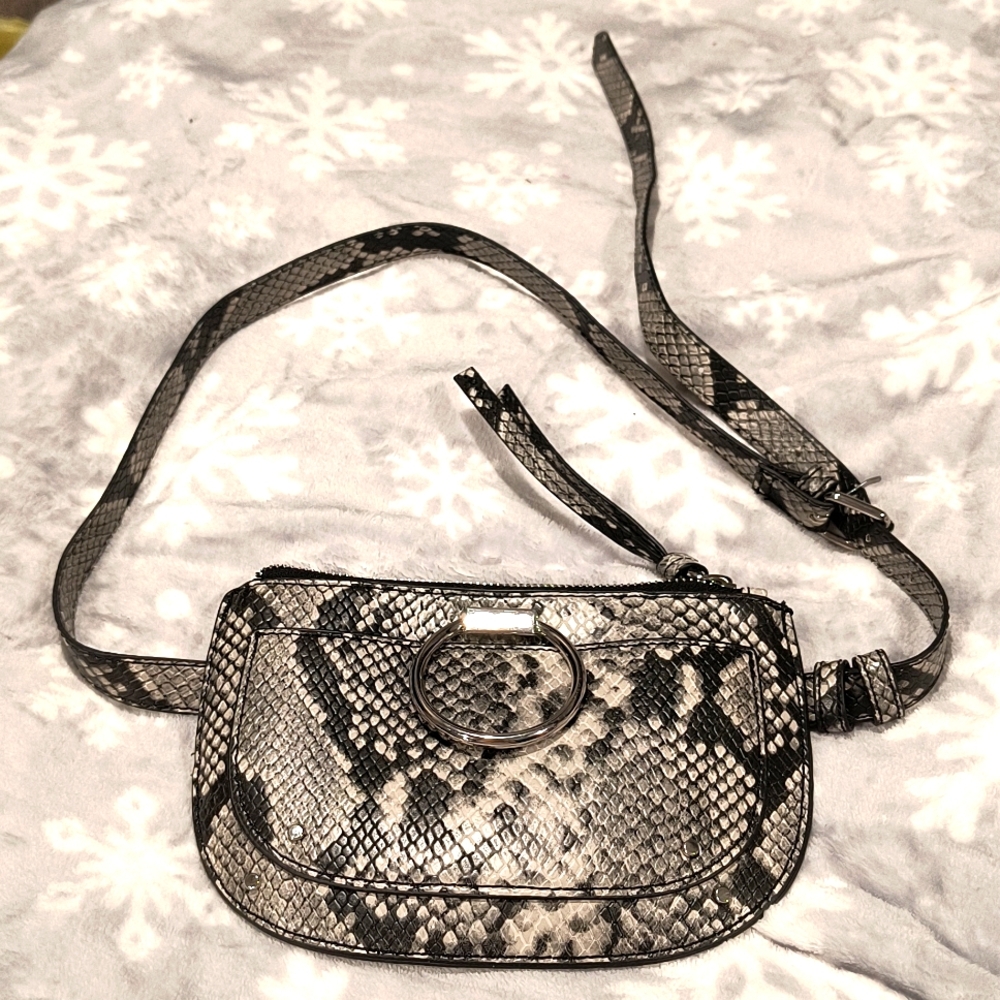 Aldo faux reptile belt bag, 8" x 6" with belt at 31"-37", EUC